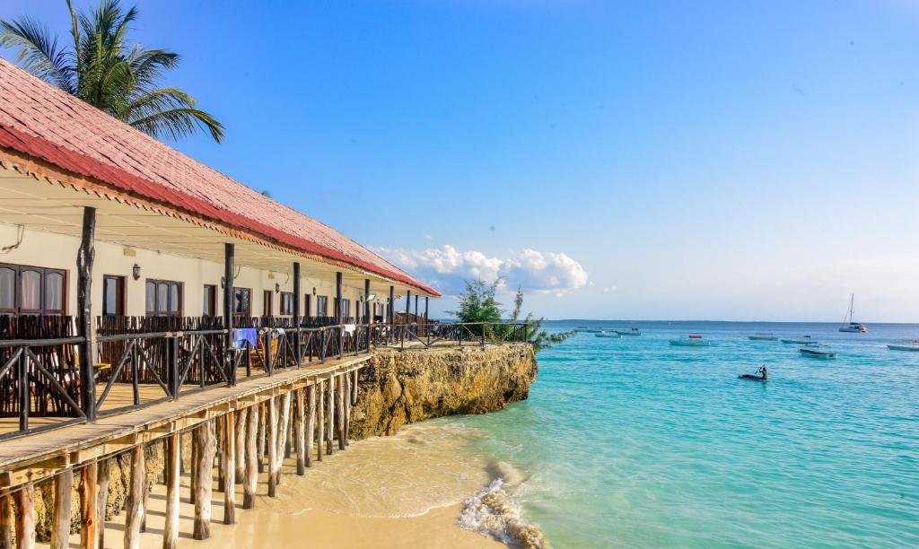 AMANI BEACH