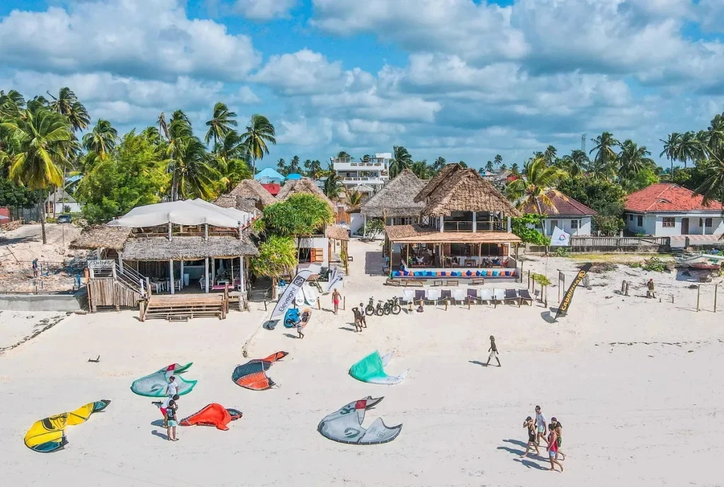 la base jungle restaurant